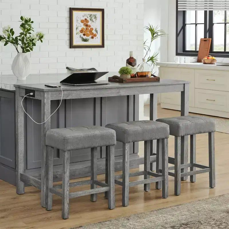 Ensemble de table à manger et de tabourets de bar Okak 4 pièces de style ferme pour cuisine, salle à manger, ensemble de table de petit-déjeuner en bois massif avec prise de courant