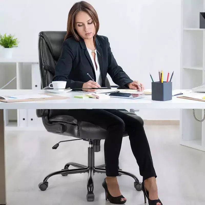 Chaise de bureau ergonomique en cuir PU, Chaise de bureau exécutive à dossier haut avec accoudoirs relevables et support lombaire dynamique, Capacité de 125 kg