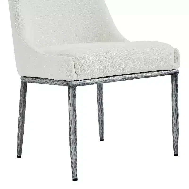 Christopher Knight Home Valeska, ensemble de 5 pièces : table à manger en pierre frittée forgée à la main, style industriel de luxe, avec chaises de salle à manger rembourrées.
