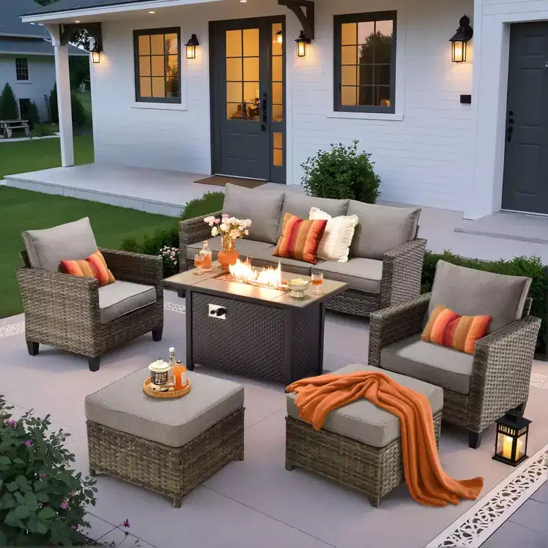 Ensemble de patio HOMLUX 6 pièces avec brasero en acier de 42 po, canapé 3 places, chaises simples et poufs