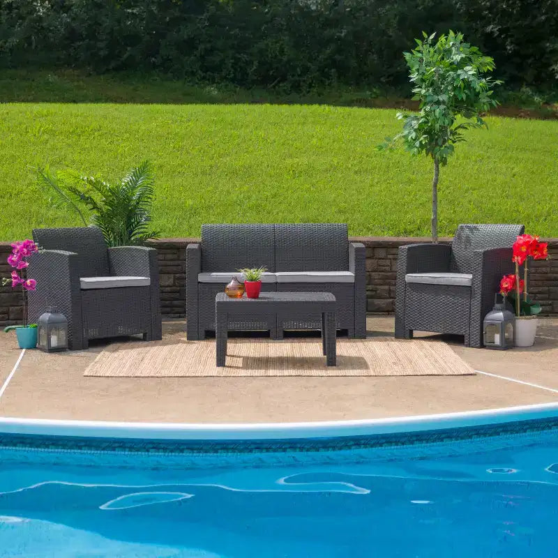 Ensemble de 4 pièces Flash Furniture comprenant un fauteuil, une causeuse et une table d'extérieur en rotin synthétique