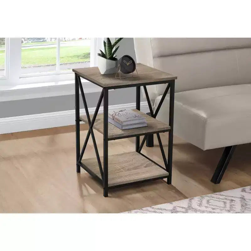 Table d'appoint à 3 niveaux -