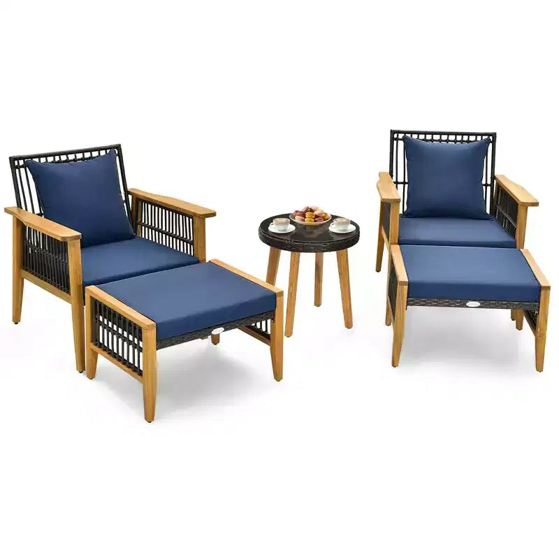Ensemble de 5 pièces de mobilier de patio en bois d'acacia et osier tressé Costway avec table basse et 2 poufs Bleu marine/Beige