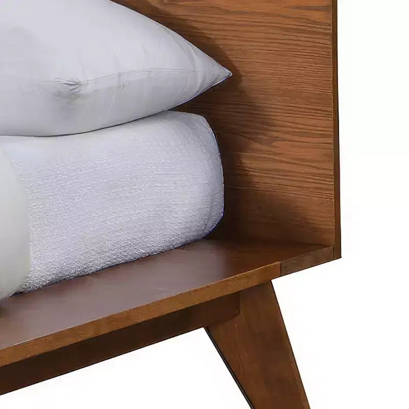 HOMES: Inside + Out Ensemble de chambre à coucher 3 pièces en bois de style Mid-Century Riverstone avec 2 tables de nuit Noyer